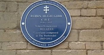Blue Plaque in honor of Robin Gibb